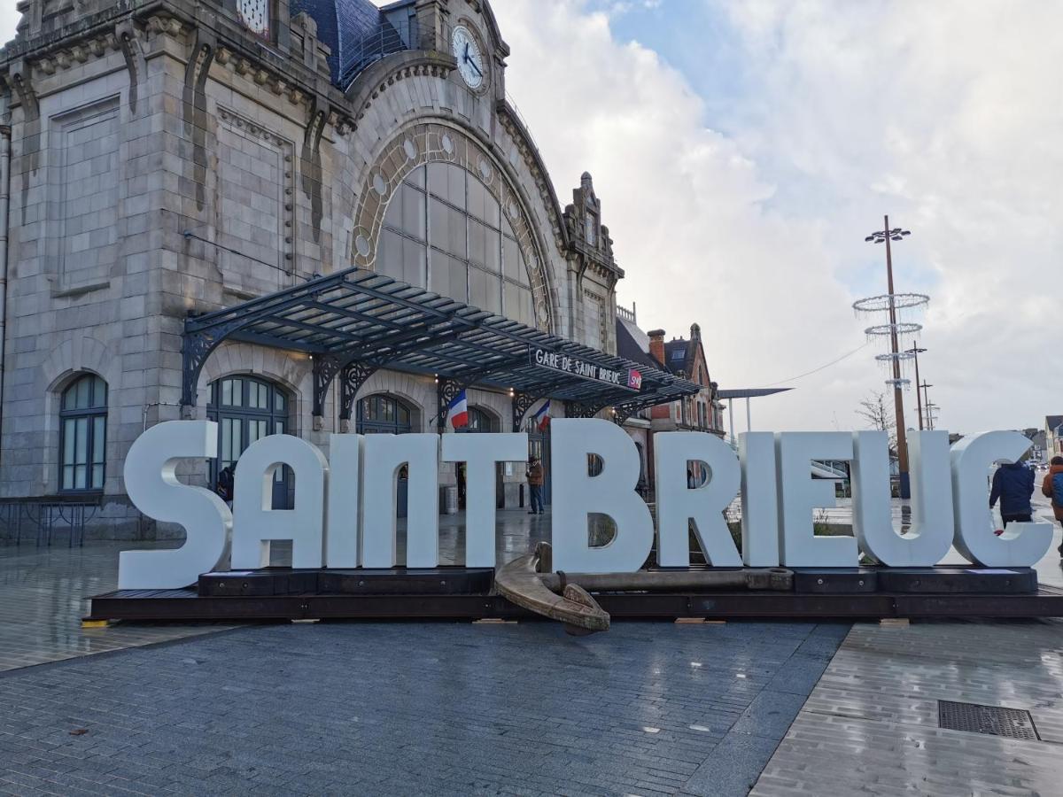 Premier Chapitre - Design Et Charme De L'Ancien En Coeur De Ville Saint-Brieuc Kültér fotó